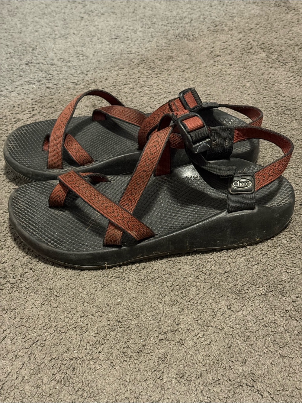 Men’s toe loop Chaco sandals